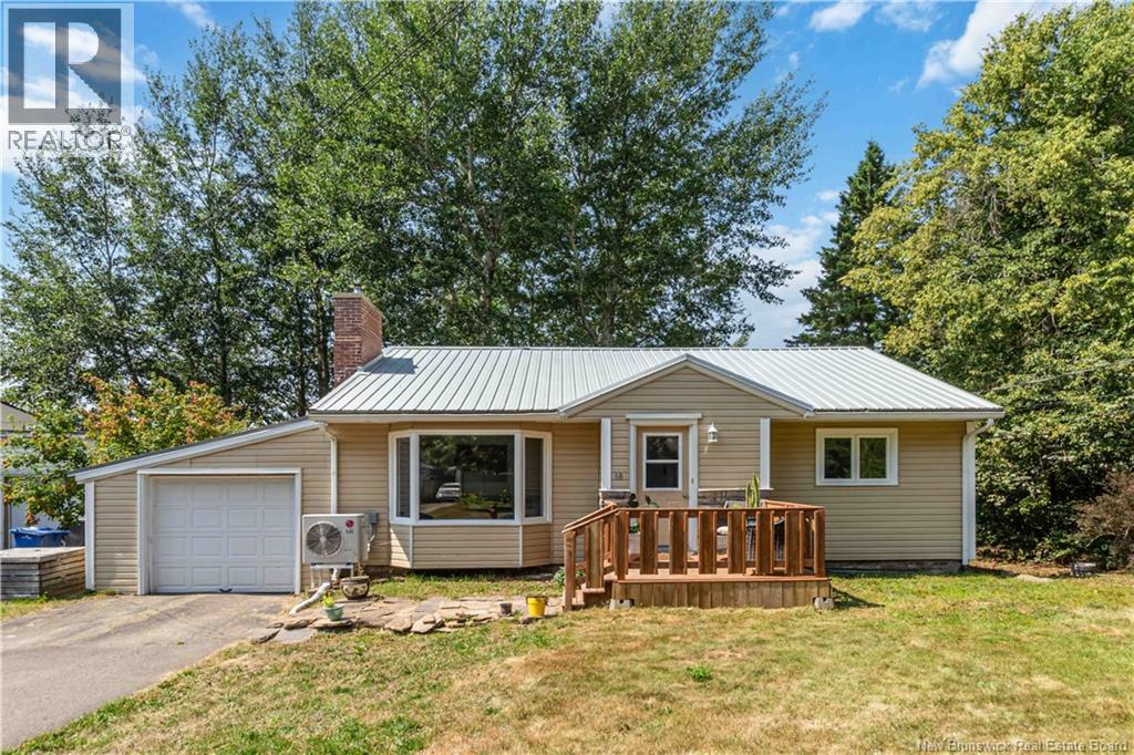 10 Bennett Street, Sackville, New Brunswick  E4L 3M6 - Photo 2 - NB124773