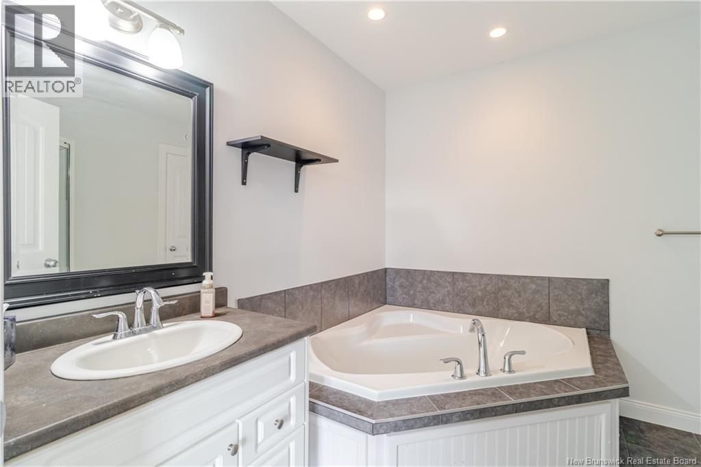 91 Huntingdon Circle, Fredericton, New Brunswick  E3B 0M1 - Photo 28 - NB124718