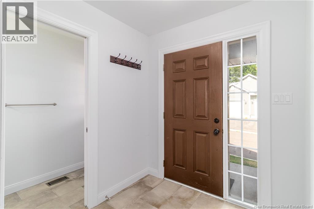 91 Huntingdon Circle, Fredericton, New Brunswick  E3B 0M1 - Photo 4 - NB124718