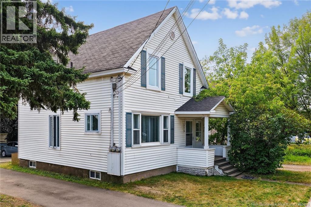 113-115 Elmwood, Moncton, New Brunswick  E1A 1X2 - Photo 3 - NB124904