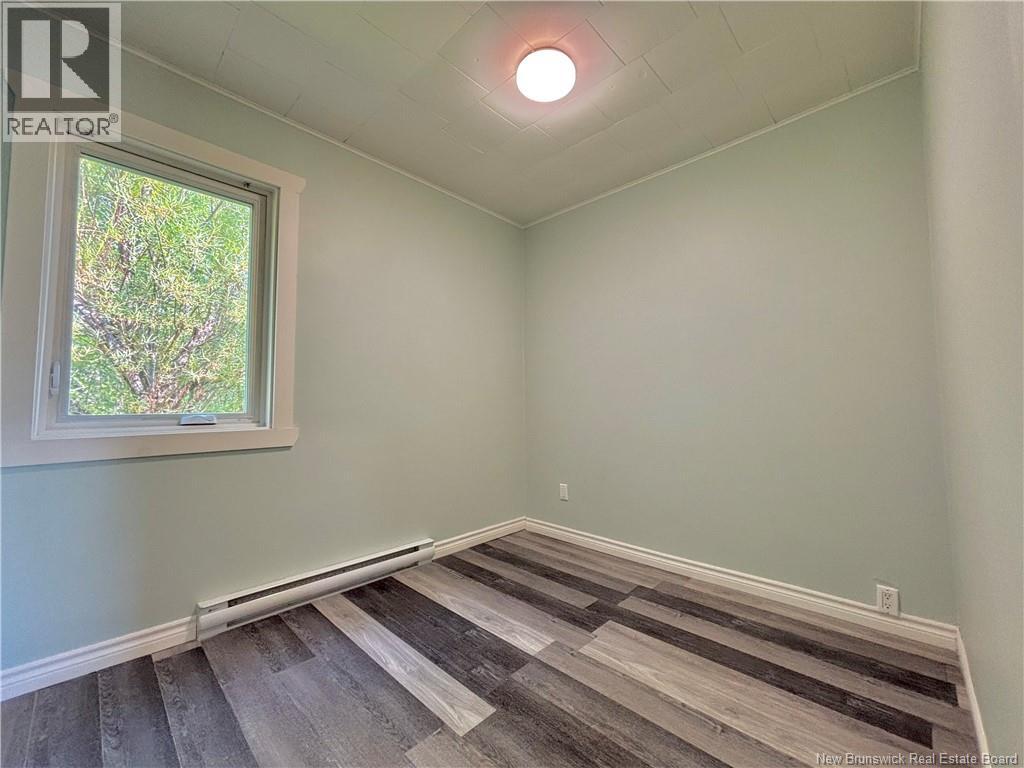 2290 Miramichi Avenue, Bathurst, New Brunswick  E2A 6H6 - Photo 12 - NB124866