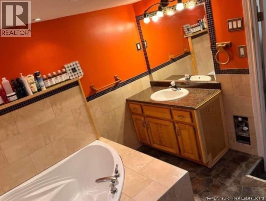 601 Memramcook East, Memramcook East, New Brunswick  E4K 1M2 - Photo 5 - NB124922
