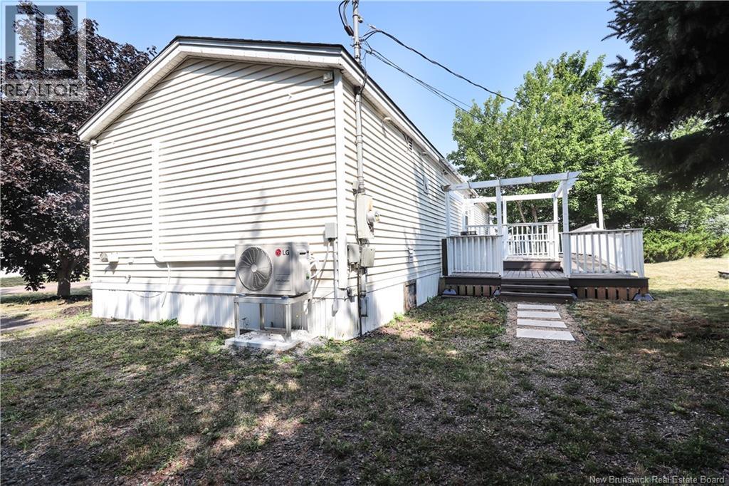 2 Hummingbird Street, Moncton, New Brunswick  E1H 2W9 - Photo 3 - NB124816