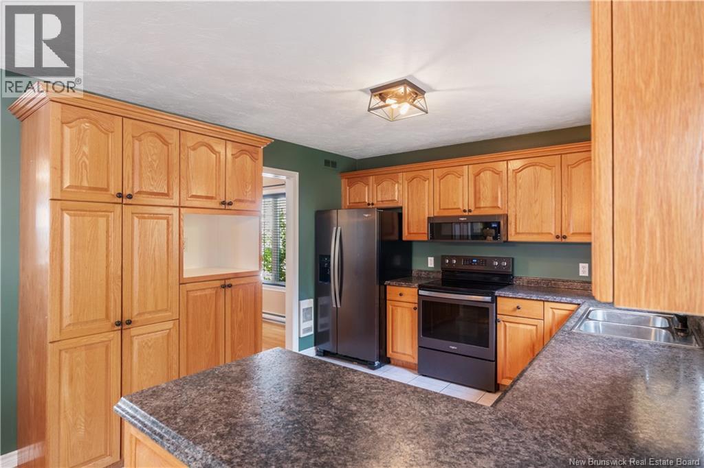 524 Alphee, Dieppe, New Brunswick  E1A 6W6 - Photo 3 - NB124956