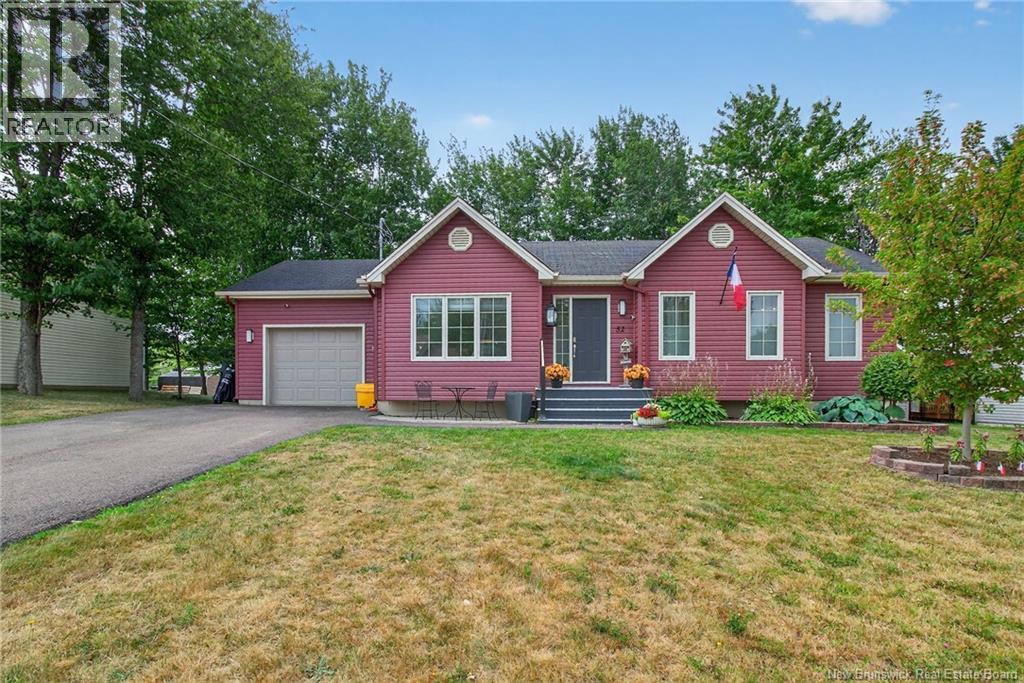 52 Herman, Dieppe, New Brunswick  E1A 0L5 - Photo 2 - NB124552