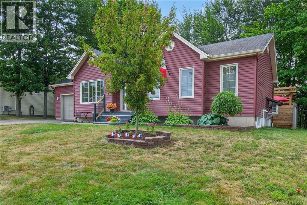 52 Herman, Dieppe, New Brunswick  E1A 0L5 - Photo 3 - NB124552