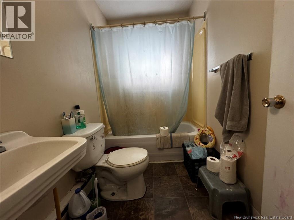 305 Beaumont Avenue, Miramichi, New Brunswick  E1V 1E4 - Photo 21 - NB124971