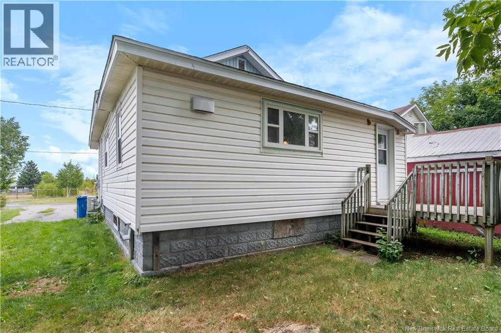 1120 Model Avenue, Bathurst, New Brunswick  E2A 2C6 - Photo 6 - NB125007