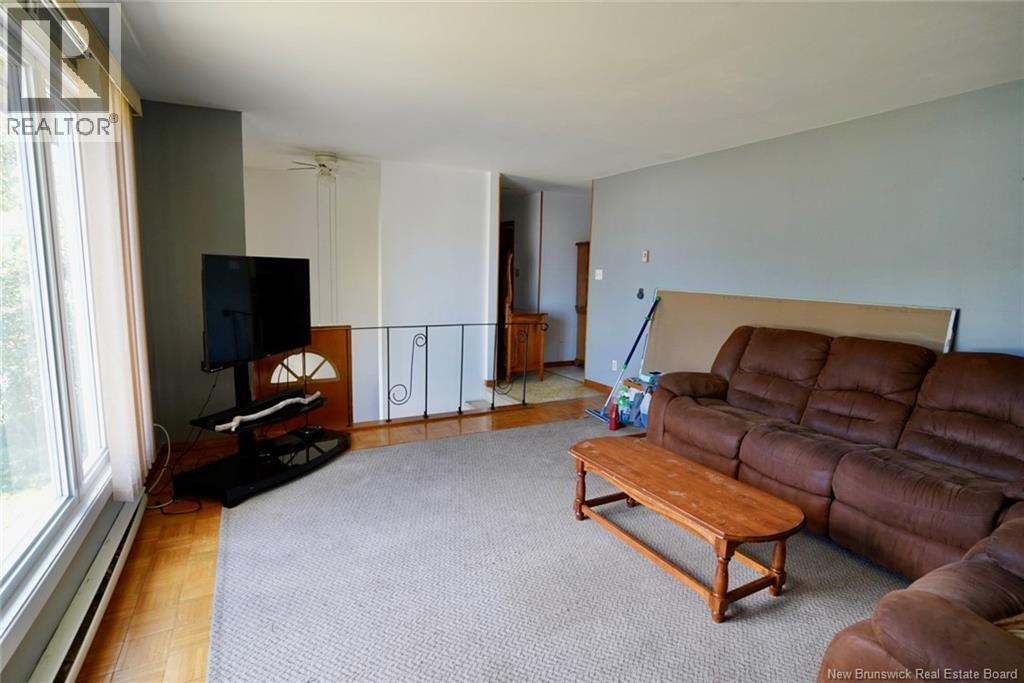 988 Rue Principale, Beresford, New Brunswick  E8K 1H6 - Photo 10 - NB125033