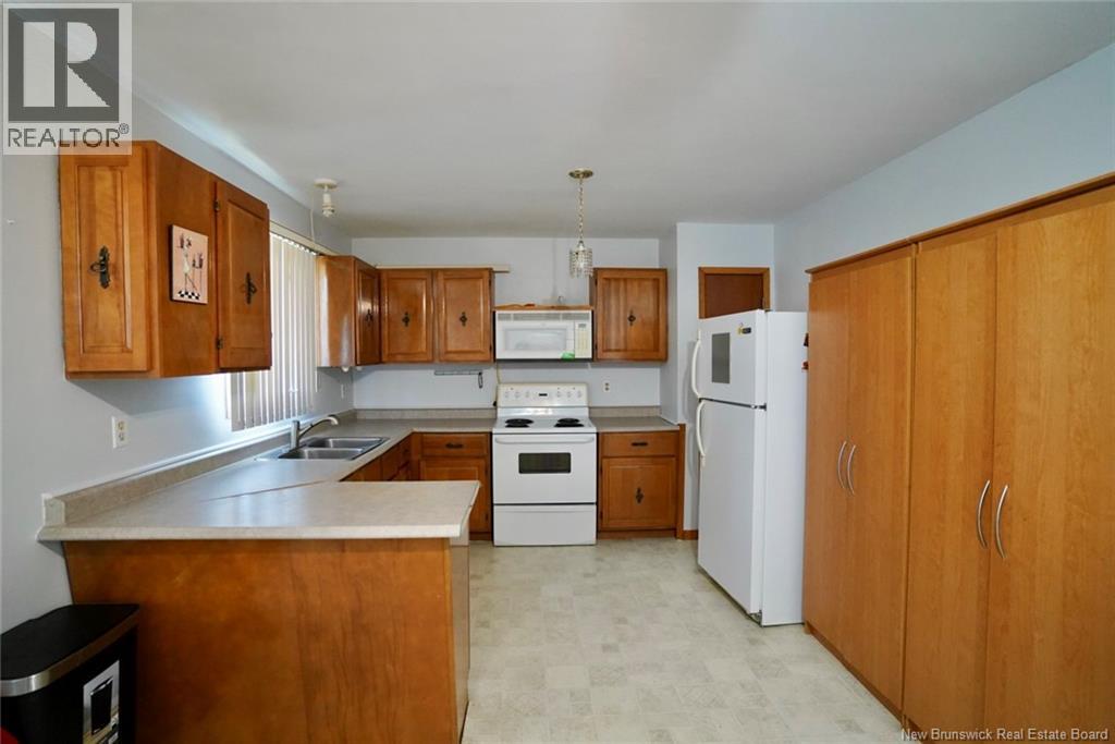 988 Rue Principale, Beresford, New Brunswick  E8K 1H6 - Photo 12 - NB125033