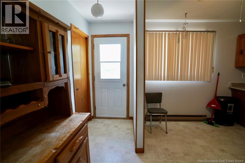 988 Rue Principale, Beresford, New Brunswick  E8K 1H6 - Photo 14 - NB125033