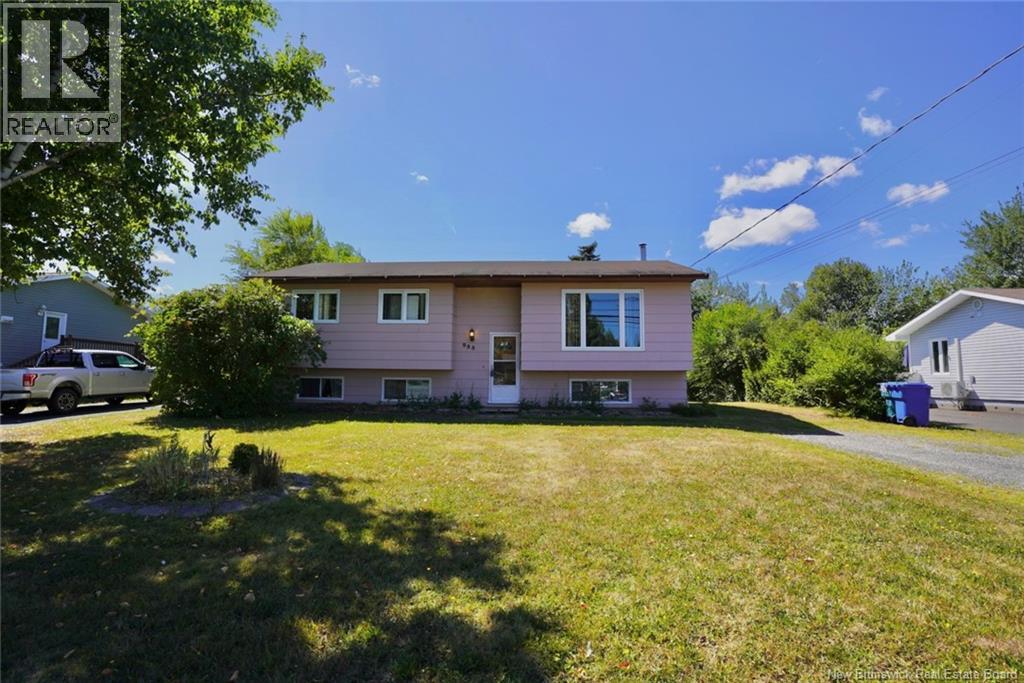 988 Rue Principale, Beresford, New Brunswick  E8K 1H6 - Photo 2 - NB125033