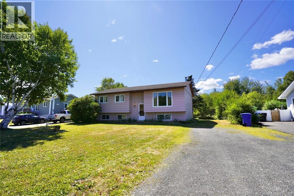 988 Rue Principale, Beresford, New Brunswick  E8K 1H6 - Photo 3 - NB125033