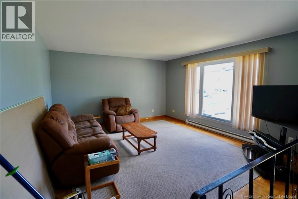 988 Rue Principale, Beresford, New Brunswick  E8K 1H6 - Photo 9 - NB125033