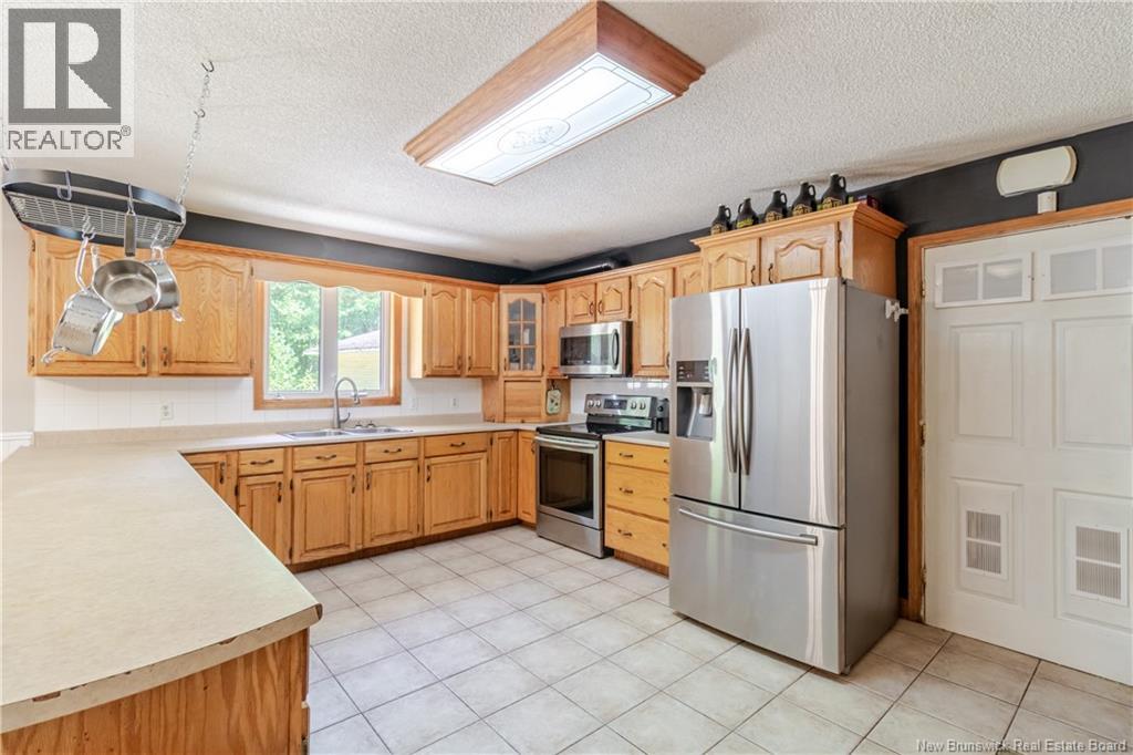 254 Macpherson Street, Fredericton, New Brunswick  E3A 4X6 - Photo 10 - NB124999