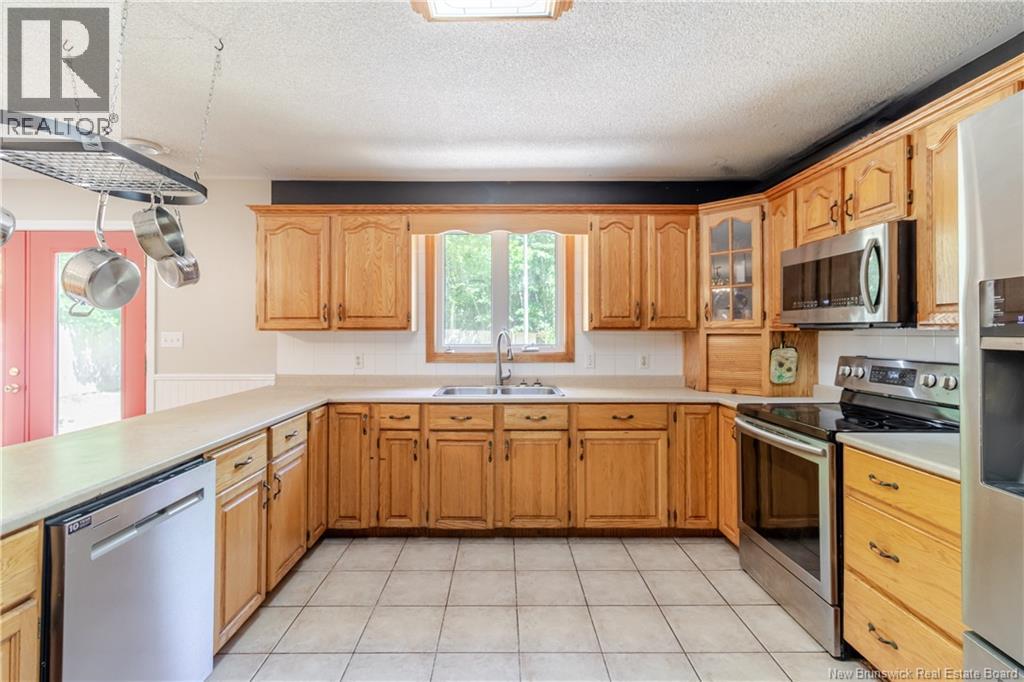 254 Macpherson Street, Fredericton, New Brunswick  E3A 4X6 - Photo 11 - NB124999