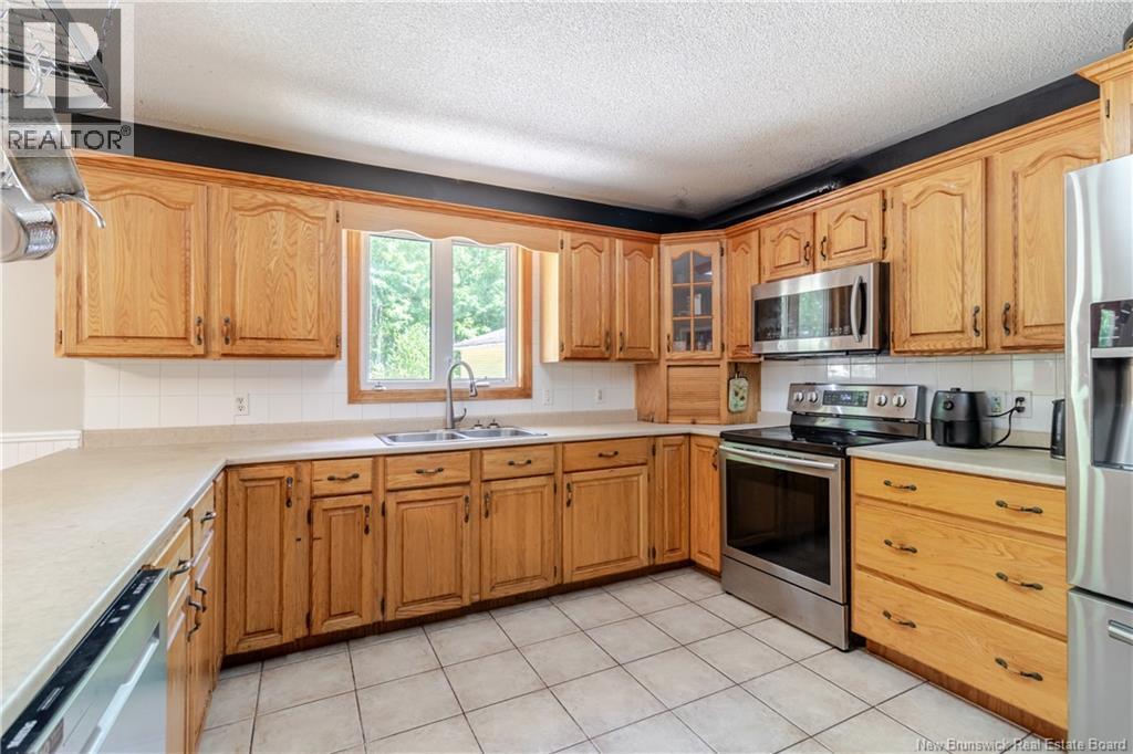 254 Macpherson Street, Fredericton, New Brunswick  E3A 4X6 - Photo 12 - NB124999