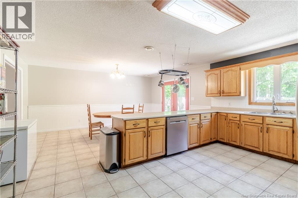 254 Macpherson Street, Fredericton, New Brunswick  E3A 4X6 - Photo 13 - NB124999