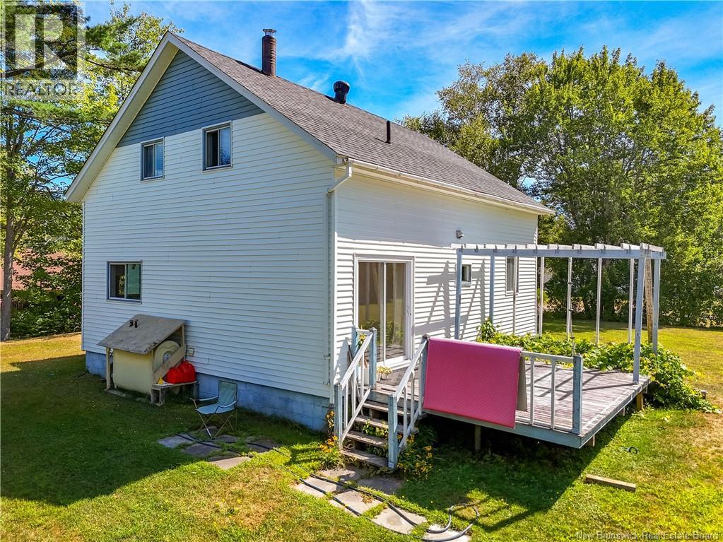 9 Saunders Street, Mcadam, New Brunswick  E6J 1K9 - Photo 4 - NB125234