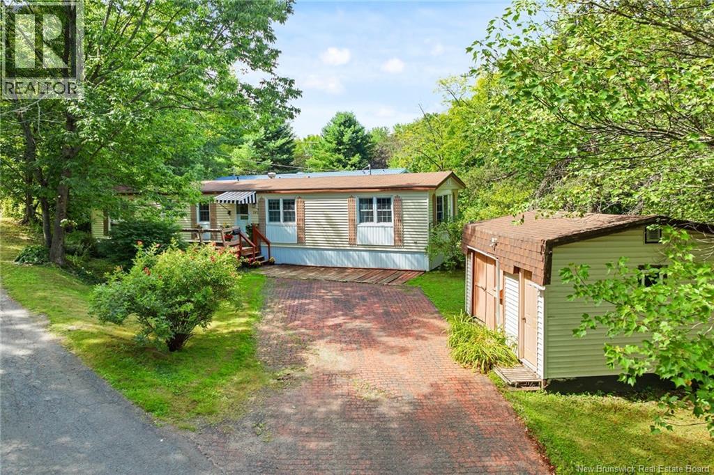 392 Abbey Lane, Fredericton, New Brunswick  E3B 7K7 - Photo 2 - NB125344