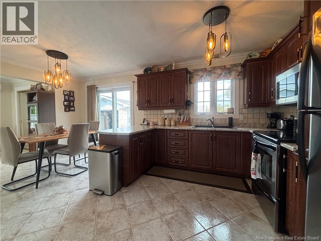 846 Rue St-Pierre, Beresford, New Brunswick  E8K 1S2 - Photo 10 - NB125435