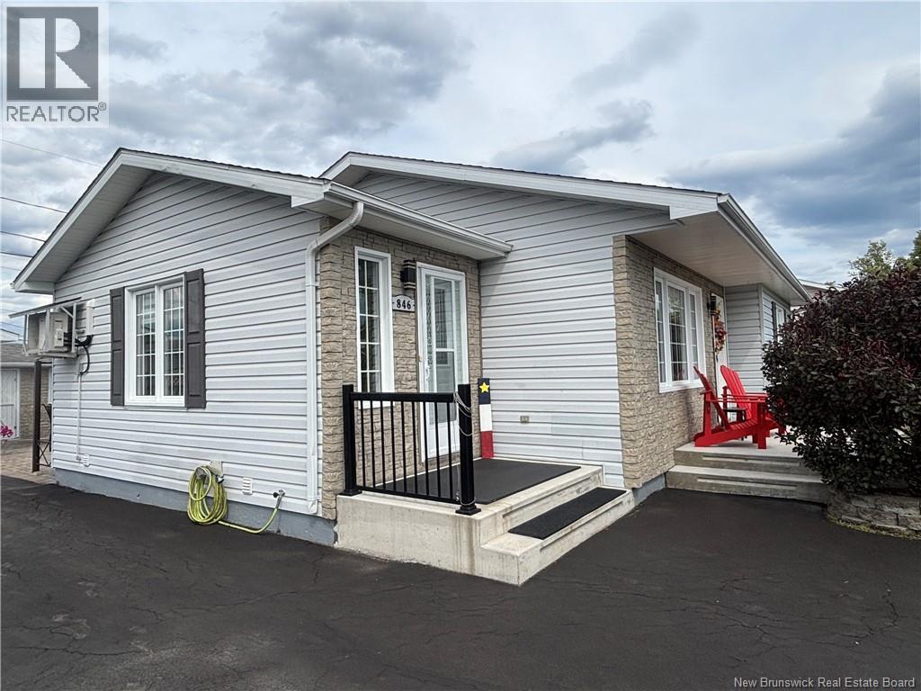 846 Rue St-Pierre, Beresford, New Brunswick  E8K 1S2 - Photo 4 - NB125435