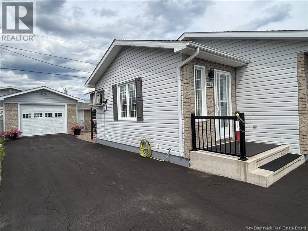 846 Rue St-Pierre, Beresford, New Brunswick  E8K 1S2 - Photo 5 - NB125435