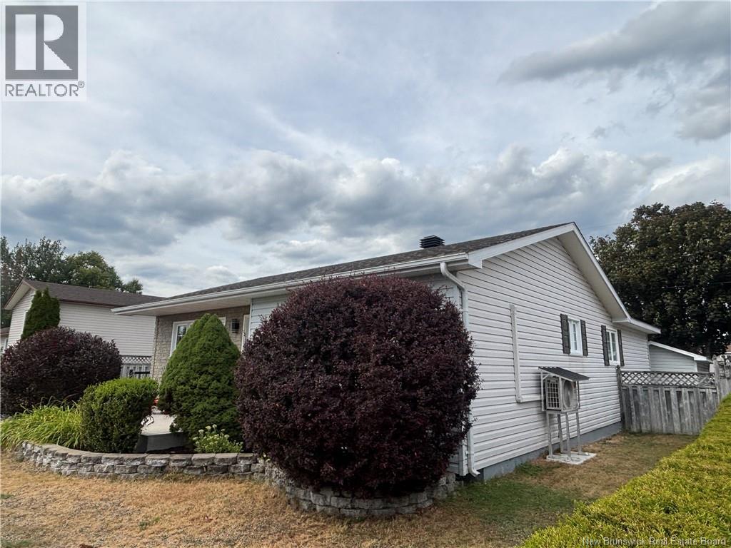 846 Rue St-Pierre, Beresford, New Brunswick  E8K 1S2 - Photo 6 - NB125435