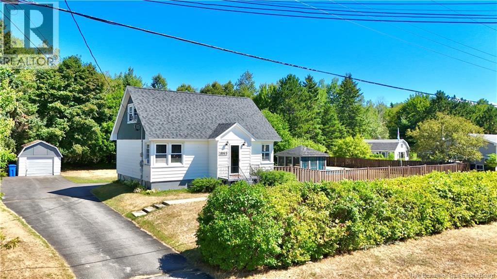 1065 Bayview, Bathurst, New Brunswick  E2A 5W5 - Photo 3 - NB125426