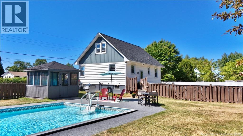 1065 Bayview, Bathurst, New Brunswick  E2A 5W5 - Photo 4 - NB125426