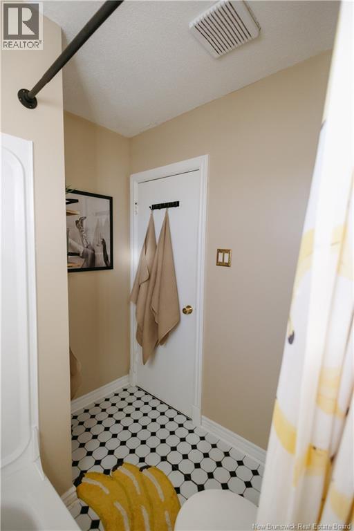 425 Rue Chaleur, Bathurst, New Brunswick  E2A 3H8 - Photo 21 - NB125433