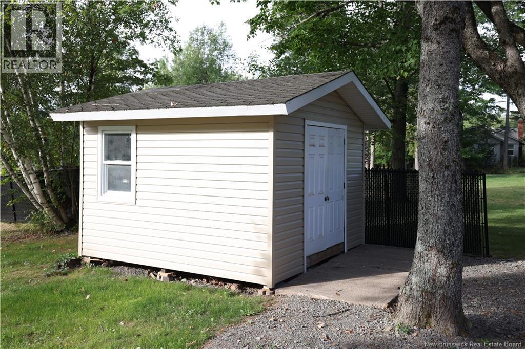 542 Salisbury Road, Moncton, New Brunswick  E1E 1B8 - Photo 4 - NB125284