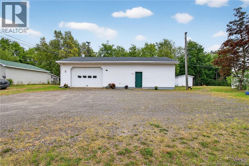 2135 Elmwood, Moncton, New Brunswick  E1H 2H9 - Photo 34 - NB125521