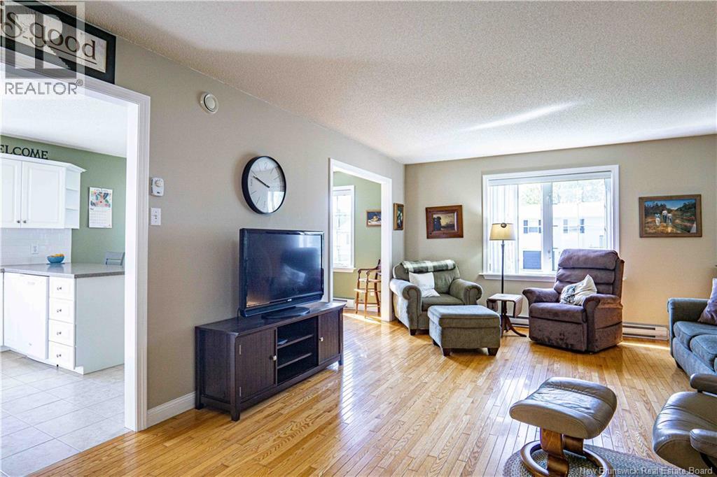 8 Lansdown Avenue, Oromocto, New Brunswick  E2V 4P3 - Photo 4 - NB125554