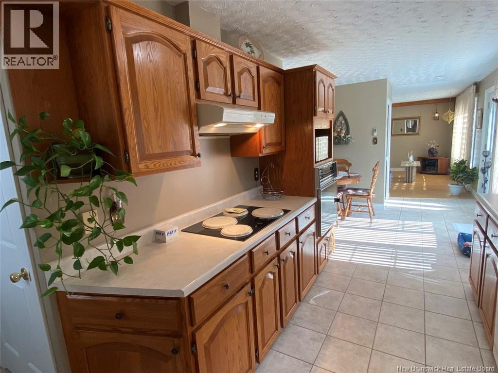 60 Chouinard Avenue, Edmundston, New Brunswick  E3V 3L8 - Photo 3 - NB125559