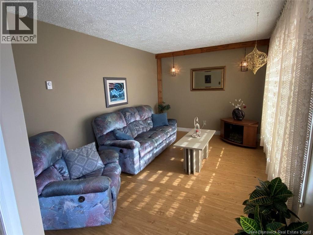 60 Chouinard Avenue, Edmundston, New Brunswick  E3V 3L8 - Photo 6 - NB125559