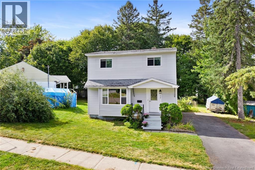737 Reid Street, Fredericton, New Brunswick  E3B 3V6 - Photo 2 - NB125602