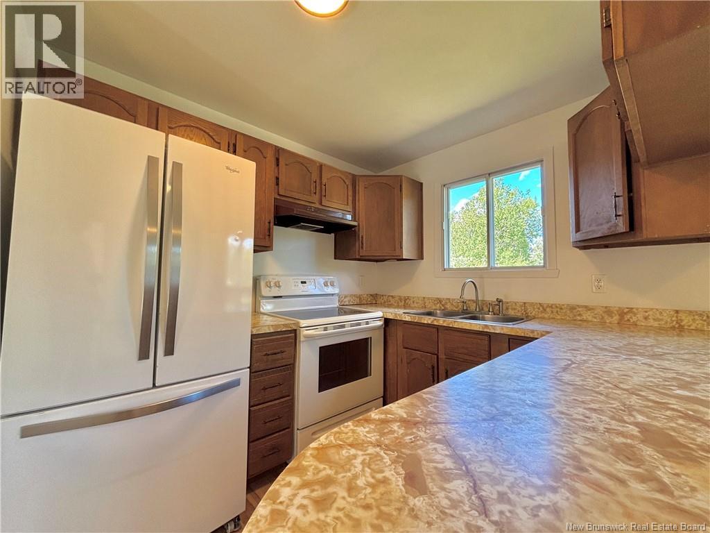 1185 Bryar, Beresford, New Brunswick  E8K 1B2 - Photo 12 - NB125583