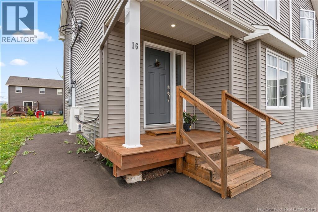16 Brooklyn, Moncton, New Brunswick  E1A 7E8 - Photo 2 - NB125617