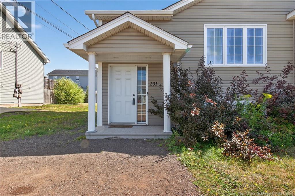 201 Penrose, Moncton, New Brunswick  E1E 4W7 - Photo 2 - NB125422