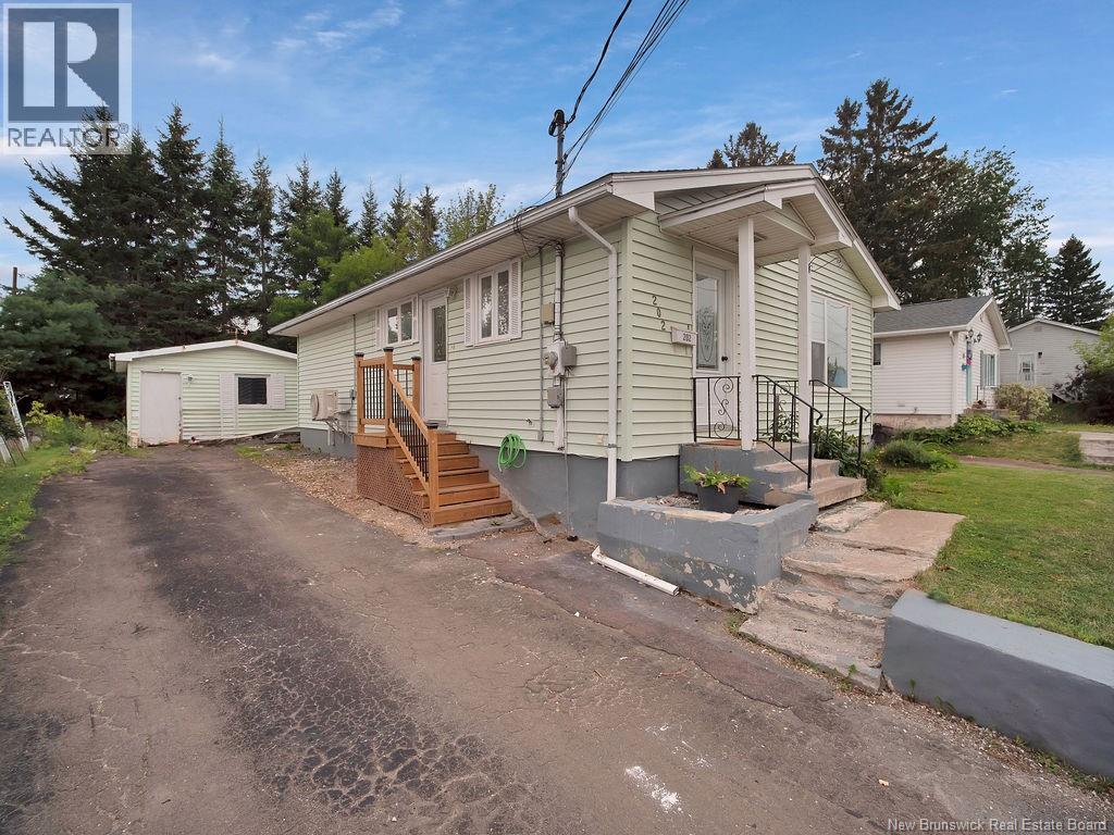202 Noel Street, Moncton, New Brunswick  E1C 4G4 - Photo 2 - NB125651