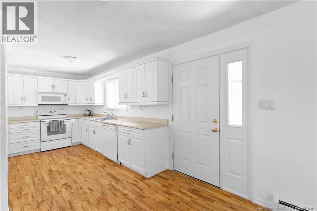20 Richards Court, Fredericton, New Brunswick  E3B 5K6 - Photo 2 - NB124936