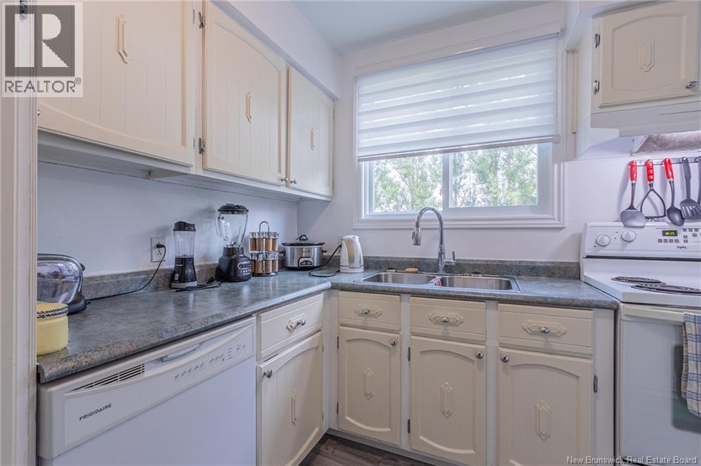 214 Maurice Crescent, Beresford, New Brunswick  E8K 1L4 - Photo 14 - NB125697