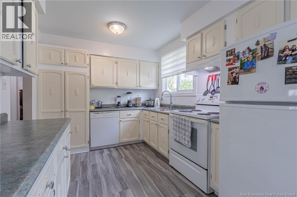 214 Maurice Crescent, Beresford, New Brunswick  E8K 1L4 - Photo 7 - NB125697