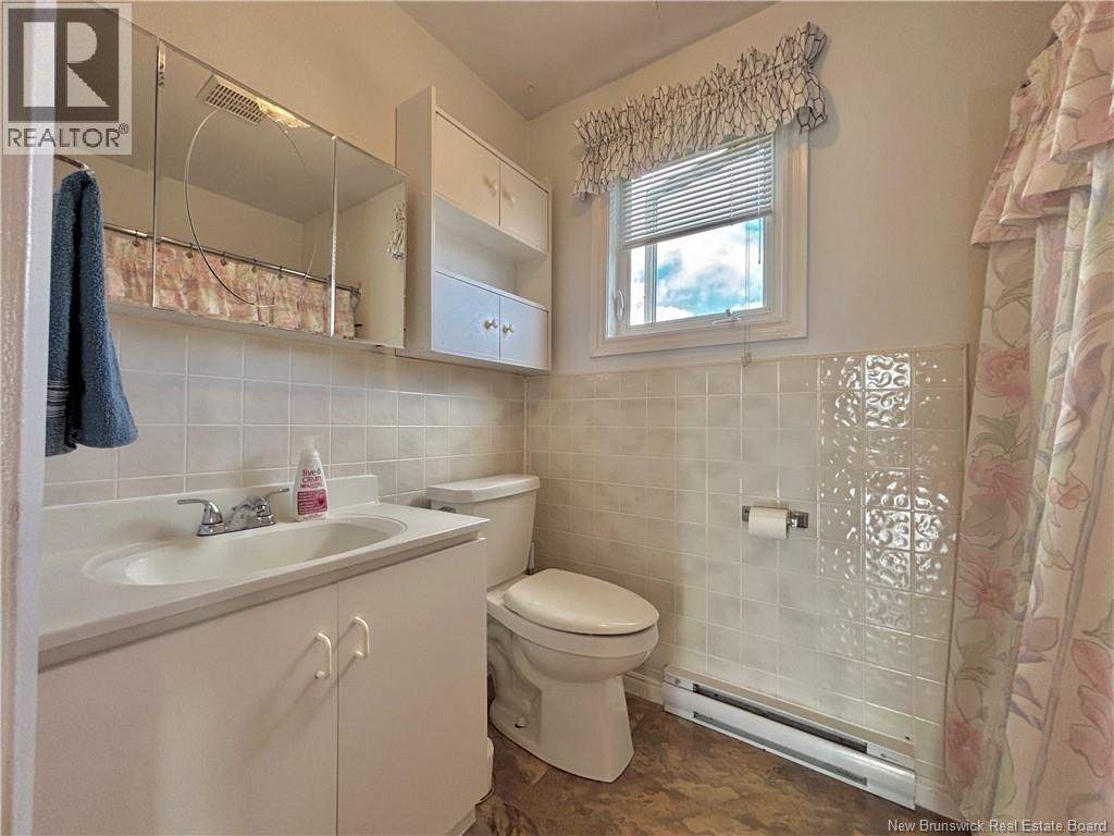 250 Godin, Beresford, New Brunswick  E8K 1T7 - Photo 18 - NB125581