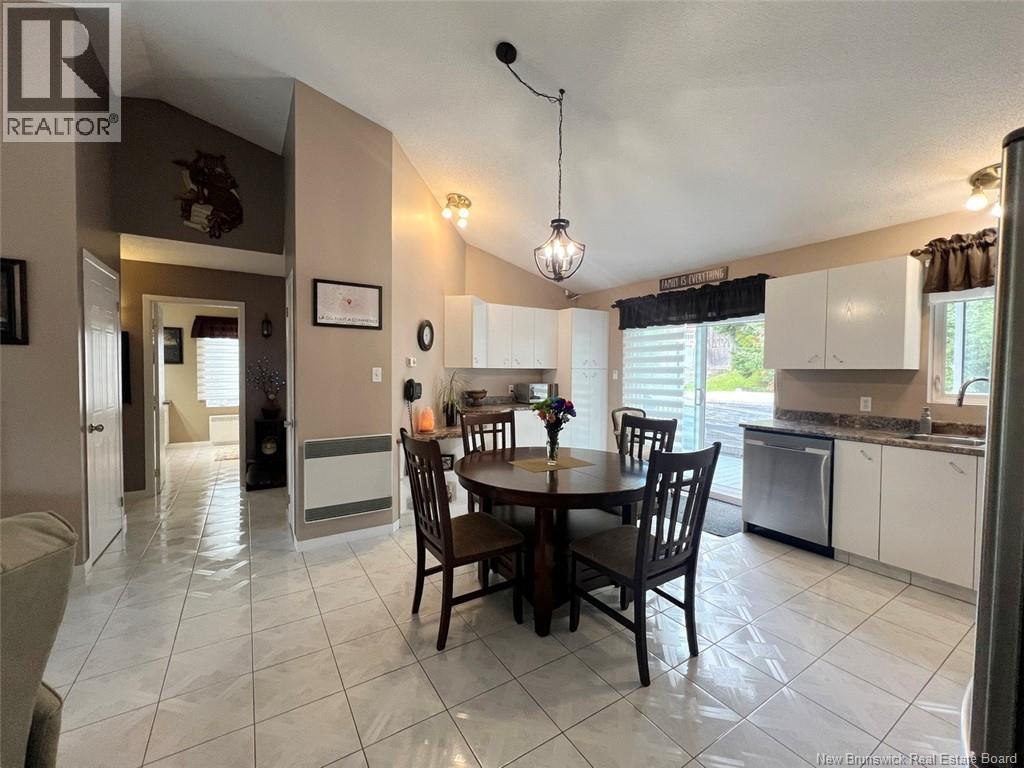 30 Des Gouverneurs Street, Edmundston, New Brunswick  E3V 4H5 - Photo 3 - NB125620