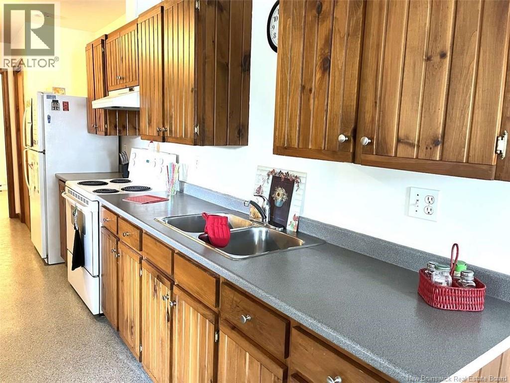 324 Main Street, Hartland, New Brunswick  E7P 2M8 - Photo 7 - NB125766