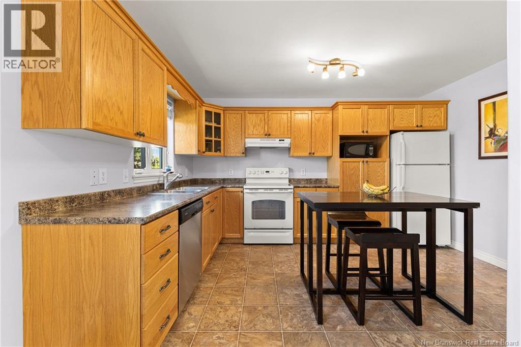 137 Damien, Dieppe, New Brunswick E1A 0G2 - Photo 4 - NB125693