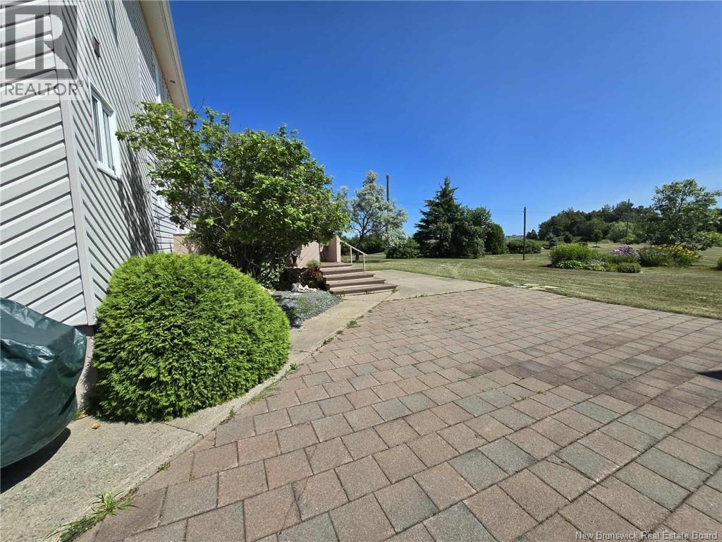 804 St Pierre Crescent, Beresford, New Brunswick  E8K 1S1 - Photo 6 - NB125896