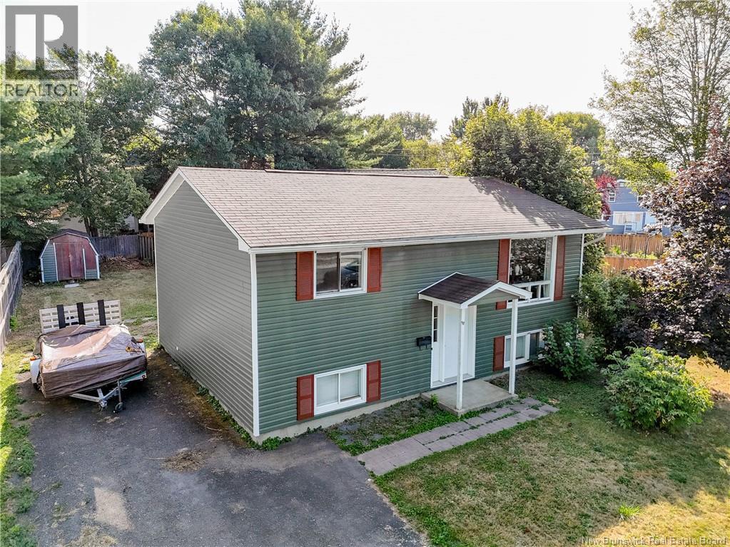 98 Mcadam Avenue, Fredericton, New Brunswick  E3A 1G4 - Photo 1 - NB125919